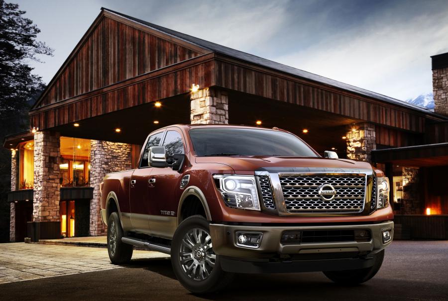  Nissan Titan Crew Cab XD Platinum Reserve 2015 года  (фото 24 из 33)